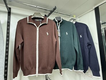 полузамок мужской: Мужские трикотажные кофты на молнии с воротником-стойкой. - Модель