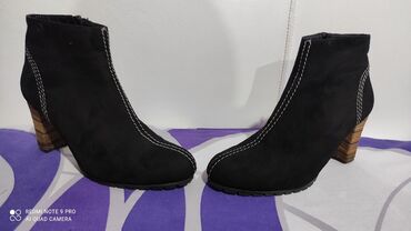 mistery shoes: Ankle boots, 37