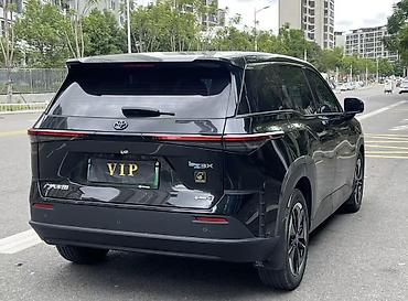 signum 3: Toyota bZ4X: 2026 г., Электромобиль, Кроссовер — 8
