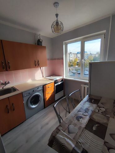 продаю дом дордой моторс: 2 комнаты, 44 м², 104 серия, 3 этаж, Косметический ремонт