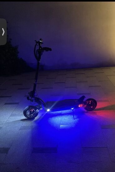 mopedlər elekdirikli: İşlənmiş Elektrik samokat 11", > 1000 Vt, > 45 km/s, Ünvandan götürmə