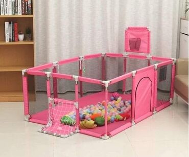 ogradica za bebe: Igraonica za decu 180cm x 120cm u osnovi. Igraonica poseduje koš i