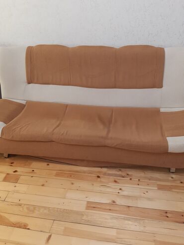 Qonaq otağı dəstləri: Divan, Divan