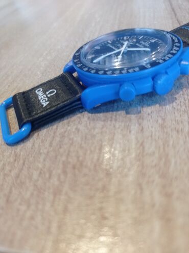 kofer sa sminkom prodaja: Sport watch, Swatch, Male