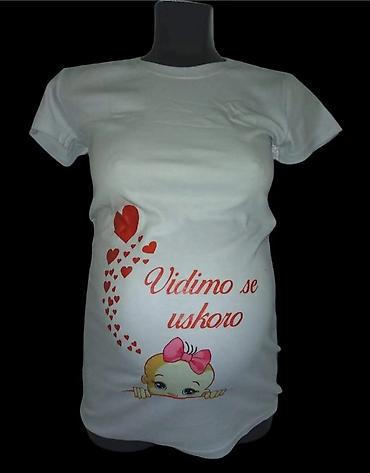 Majice kratkih rukava: Trudničke bele majice sa štampom – udobne i duhovite. Model kratki — 2