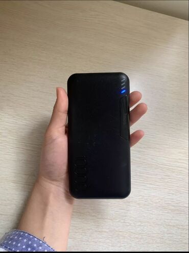 зарядные устройства для телефонов yongnuo: Продаю повербанк, черного цвета. Покупала за 1800, использовала всего
