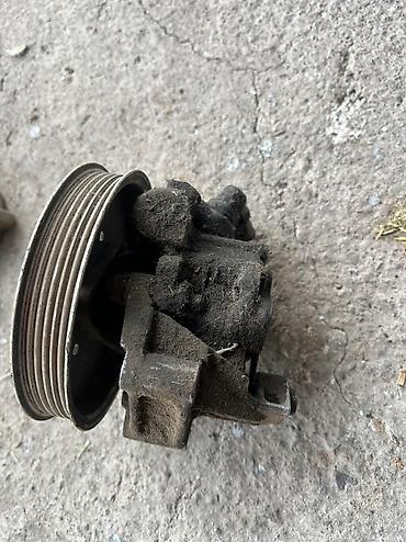 Другие детали для мотора: Запчасти от Ауди А6 С6 3.2 Клапанная крышка 3000 сом Насос масленный — 10