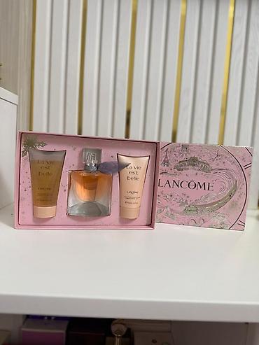 don şəkilləri çəkmək: Givenchy, Lancôme və Giorgio Armani brendlərindən qadın ətir dəstləri — 2