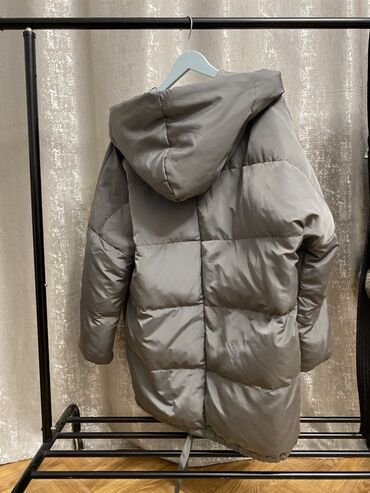 button куртка двухсторонняя: Пуховик, Короткая модель, С капюшоном, M