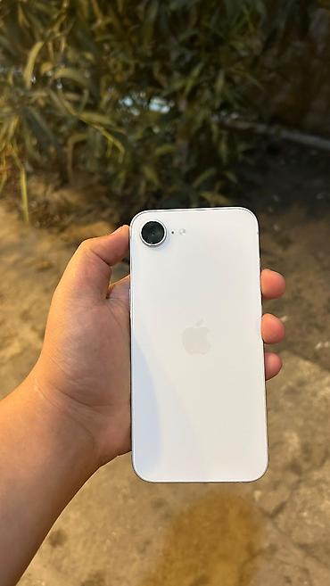 iphone 16e qiyməti: IPhone 16e, Ağ, Zəmanət — 3