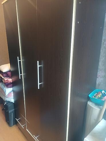 giris dolabi: İşlənmiş, 3 qapılı, Siyirməli, Qəhvəyi, Taxta, Açılan, Düz dolab — 1