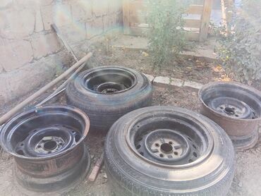 Дөңгөлөктөр монтажда: Дөңгөлөктөр монтажда 195 / 70 / R 14, Колдонулган, Комплект, Жеңил унаалар, Темир, тешиктери - 4