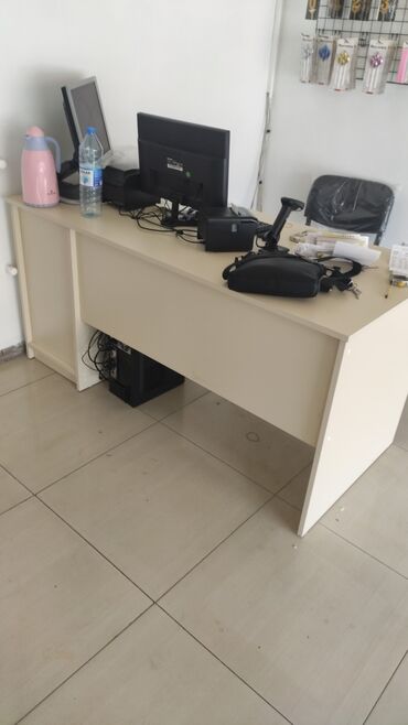 Digər biznes avadanlığı: Vitrin mebeli tecili satilir