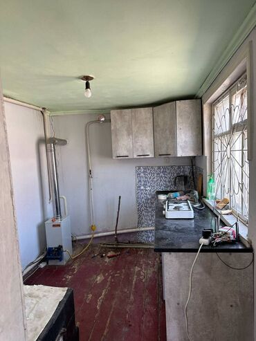 продаю дом новопакровке: Үй, 65 кв. м, 4 бөлмө, Кыймылсыз мүлк агенттиги, Эски ремонт
