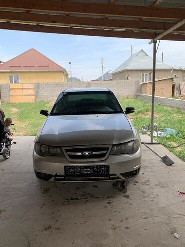 срочно срочно продаю машина: Daewoo Nexia: 2011 г., 1.6 л, Механика, Бензин, Седан