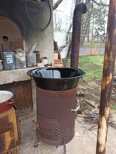 Ostala baštenska oprema: Kazan sa furunom za topljenje masti, kuvanje pekmeza itd. Furuna na lalafo.rs — 2 Ostala baštenska oprema: Kazan sa furunom za topljenje masti, kuvanje pekmeza itd. Furuna — 2