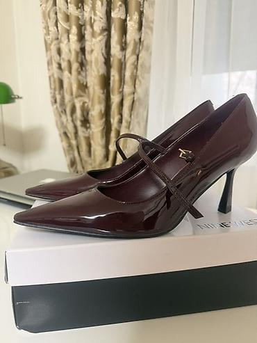 Salonke: Nine West salonke - Boja: Dark Red 600 (tamno bordo, lak koža efekat) — 1