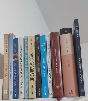 Knjige i stripovi: Knjige Razliciti naslovi i oblasti. Sve knjige su ocuvane. Cena — 1