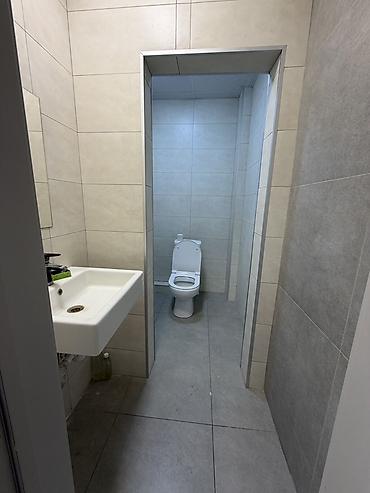 сдаётся места: Hangar for rent 323 м², С отдельным сан узлом, С системой безопасности, С юридическим адресом, Долгосрочно, Собственник — 10