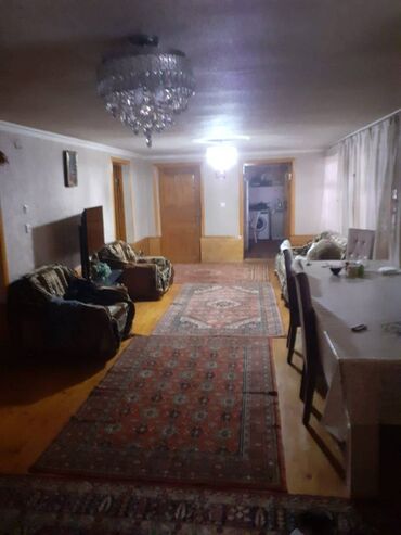 Həyət evləri və villaların satışı: Yevlax şəhərində, 3 saylı məktəbin arxasında 2 mərtəbəli həyət evi — 8