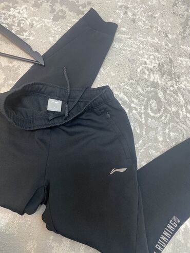 женские брюки адидас: Брюки S (EU 36), цвет - Черный