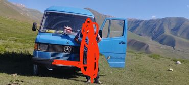 фары на опель вектра б: Фургон Mercedes-Benz синего цвета, оснащенный характерной решеткой