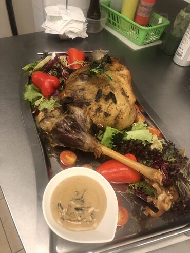 Повара: Шеф повар богатый опыт работы более 12 лет. Работал в Москве элитных — 34