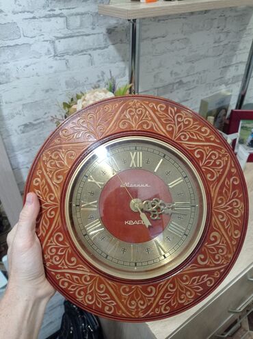 часы маяк кукушка: Круглые настенные часы с кварцевым механизмом от "Молния" в корпусе из