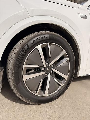 Lixiang: Lixiang L7: 2024 г., 1.5 л, Гибрид, Кроссовер — 3