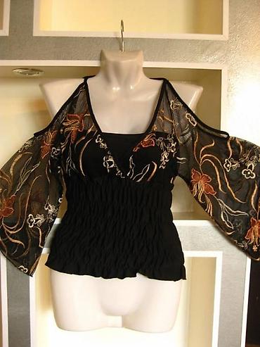 Майки, топы: Очень красивый топ с вышивкой Привезли в подарок, но не носила. С низу — 7