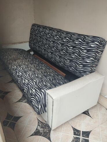 divan sumqayıtda: Divan, İşlənmiş, Açılan, Bazalı, Çatdırılma yoxdur