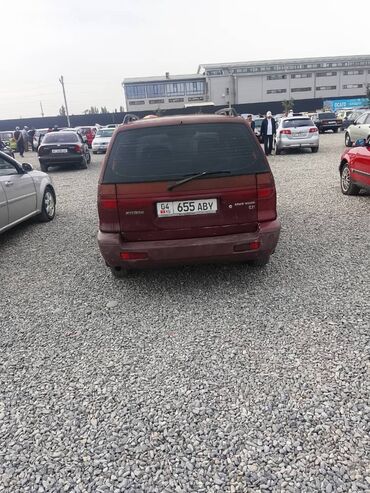 спец машина: Mitsubishi Space Wagon: 1996 г., 2 л, Механика, Бензин, Универсал