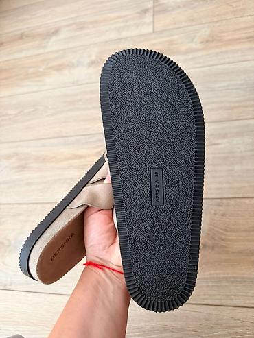 Basanoşka və səndəllər: Bershka, Ölçü: 38, rəng - Bej, İşlənmiş — 4