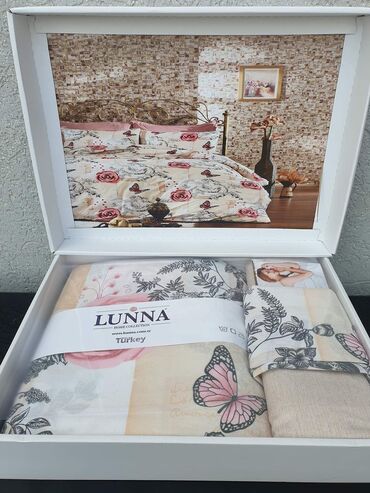 Posteljina: LUNA POSTELJINE CENA: 3100 DIN Materijal: 100% pamuk Komplet — 3