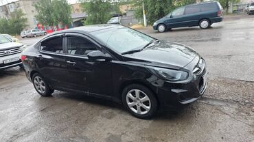 продаю связи с переездом: Hyundai Solaris: 2011 г., 1.4 л, Автомат, Бензин, Седан