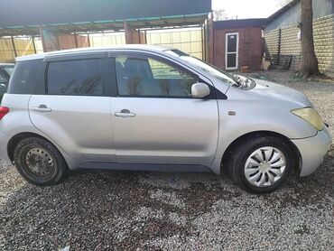 Toyota: Toyota ist: 2002 г., 1.3 л, Автомат, Бензин