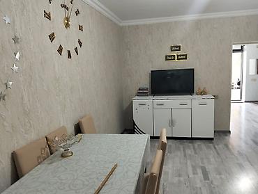 Qonaq otağı dəstləri: İşlənmiş, Masa və oturacaqlar — 4