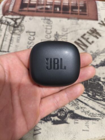 купить беспроводные наушники marshall: JBL TWS наушники с зарядным кейсом P.S писать только Ватсапп строго -