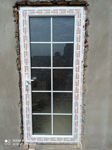 Tikinti işləri: Şüşə ofi̇s və otağ lar üçün ara kəsmə. Kəyfi̇yyatli̇. Sərfəli̇ — 26