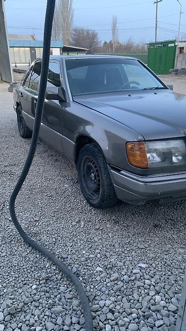 Mercedes-Benz: Mercedes-Benz 220: 1992 г., 2.3 л, Ручные, Бензин, Седан — 6