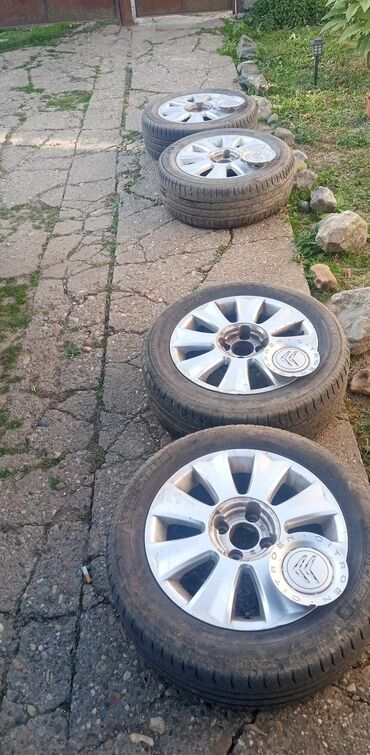 gume off road 15: Aluminijumske felne 4 kom 16" 6,5 J gume su losije moguća prodaja bez