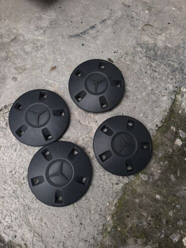 Şin, disk və təkərlər üçün digər aksessuarlar: Mercedes-Benz diskləri üçün mərkəz qapaqları (4 ədəd). - Rəng: mat