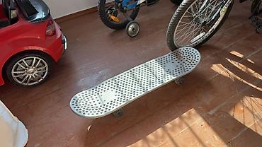 İdman və istirahət: Məhsul: Skateboard (metaldan deşikli gövdə) Təsvir: - Tam ölçülü — 1