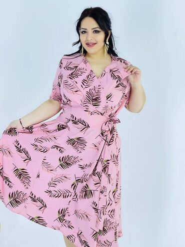 Повседневные платья: Платье.
в стиле max mara .
размеры: 52.
Платная доставка по городу — 12