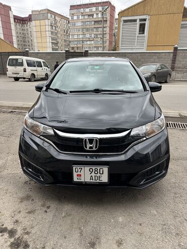 срочно продаю honda fit: Honda Fit: 2019 г., 1.5 л, Вариатор, Бензин