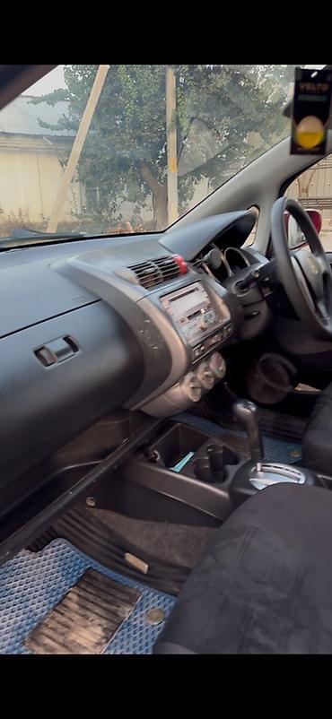 мерс 210 е класс: Honda Fit: 2005 г., Хэтчбэк — 6