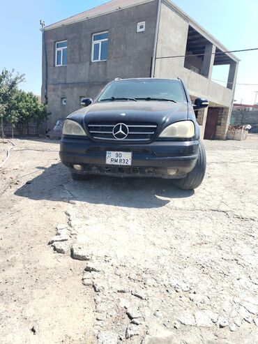 мерседес 190 запчасти: Mercedes-Benz M-Class (W163) SUV - Kuzov: 5 qapılı SUV, qara rəng -
