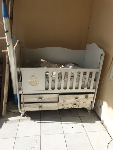 Beşiklər: Oğlan və qız üçün, Beşik