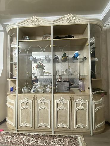 silver kitchen: Продается сервант, с дефектом одной дверцы. Оплата договорная — 5
