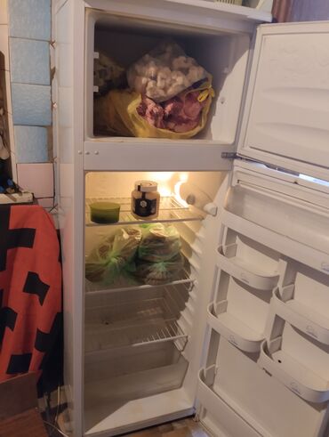 Холодильники: Холодильник Beko, Б/у, Двухкамерный, 60 * 165 * 60